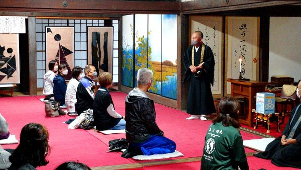 お寺de太極拳５.jpg